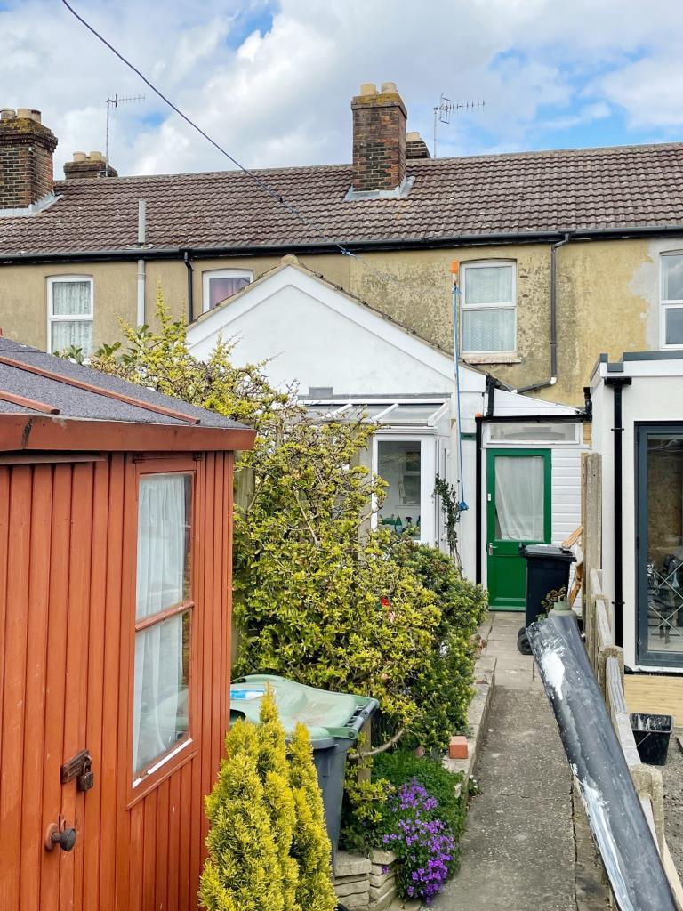 5 Nelson Avenue, Tonbridge, Kent 2 bed terraced house £210,000