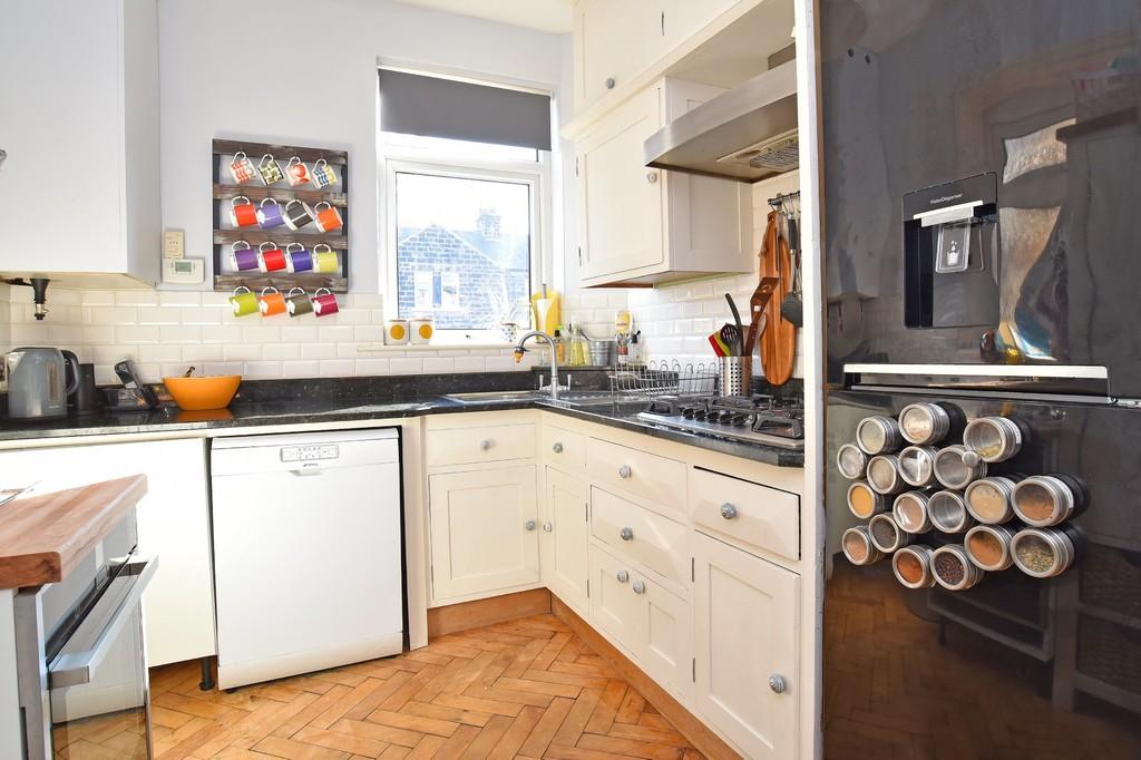 Bilton Grove Avenue, Harrogate 3 bed semidetached house £350,000