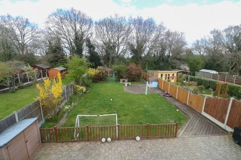 55a Highams Road, Hockley, SS5 4DF