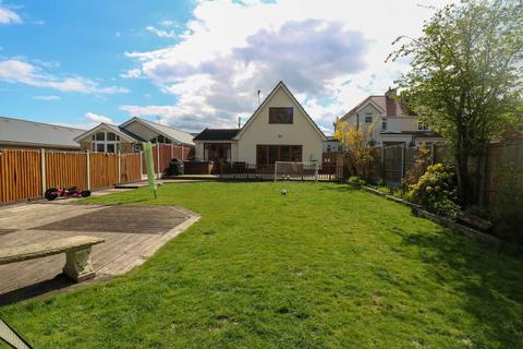 55a Highams Road, Hockley, SS5 4DF