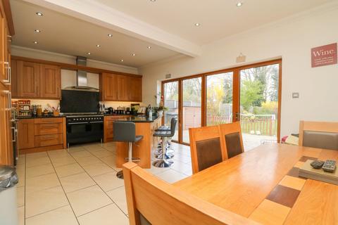 55a Highams Road, Hockley, SS5 4DF