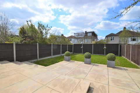 284 Broad Walk, Kidbrooke, London, SE3 8NH