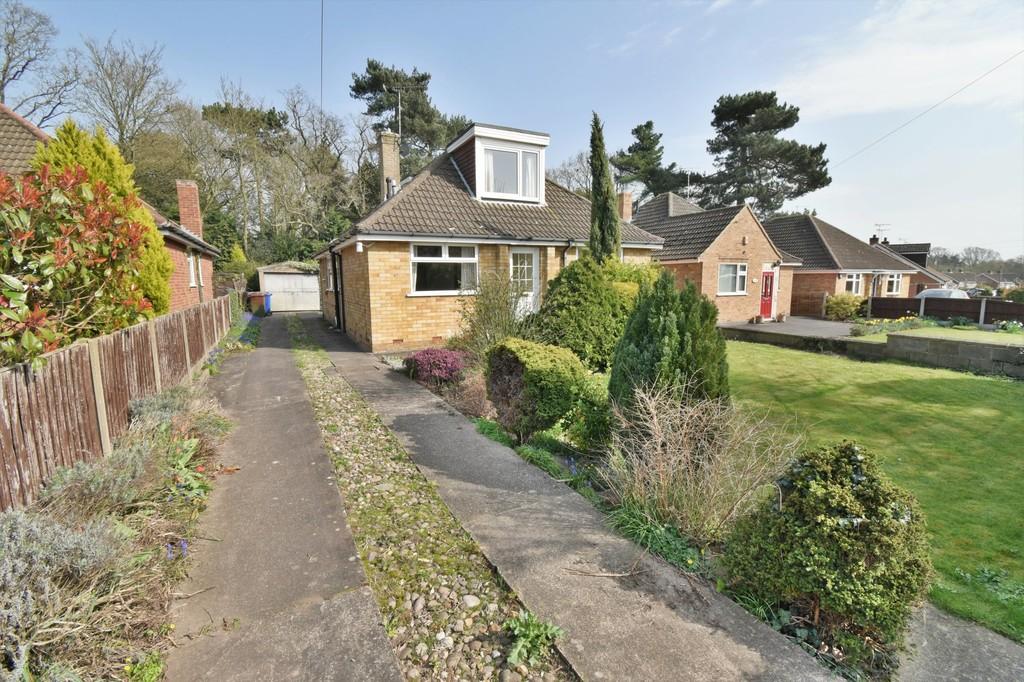 Hall Road, RollestononDove 4 bed bungalow for sale £295,000