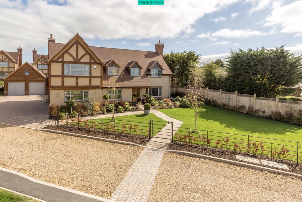 Purbeck Close, Welford on Avon, StratforduponAvon, CV37 8GE 5 bed detached house £1,100,000