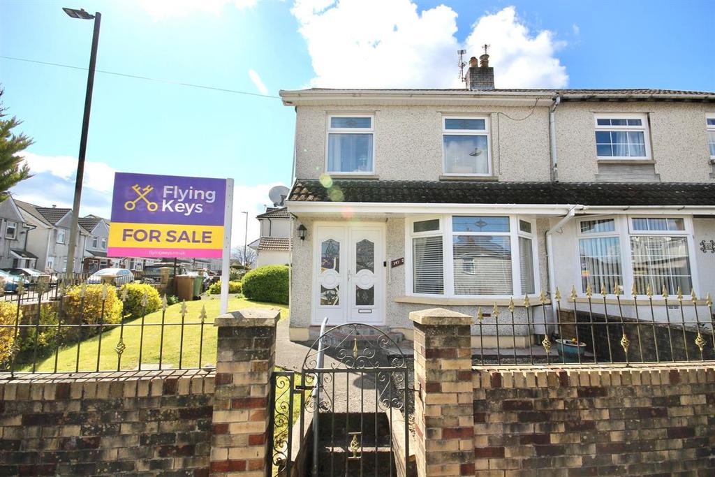 Penybryn Avenue, Cefn Fforest, Blackwood 3 bed semidetached house £