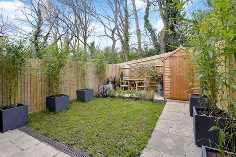 40 Cherry Tree Lane, Ewhurst, Cranleigh, GU6 7GG