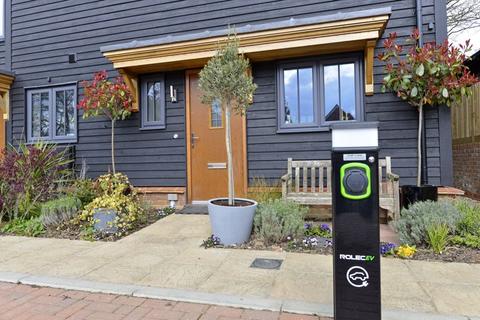 40 Cherry Tree Lane, Ewhurst, Cranleigh, GU6 7GG