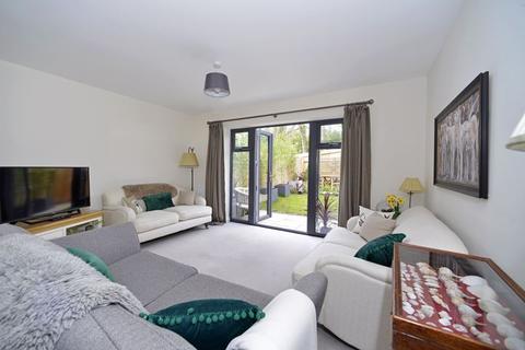 40 Cherry Tree Lane, Ewhurst, Cranleigh, GU6 7GG