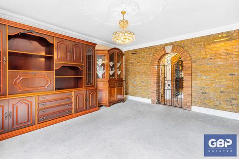 1 Birch Crescent, Hornchurch, RM11 2NN
