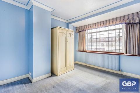 1 Birch Crescent, Hornchurch, RM11 2NN
