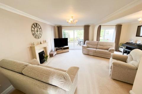 4 bedroom end of terrace house for sale, Constable Close, Great Barr, Birmingham, B43 7HW