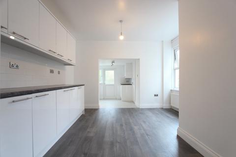 5 bedroom semi-detached house to rent, Mayes Road, London N22