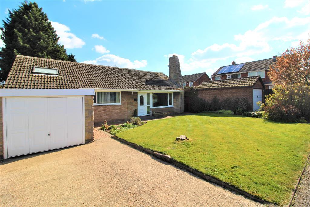 Dove Road, Wombwell, Barnsley, South... 3 bed bungalow £270,000