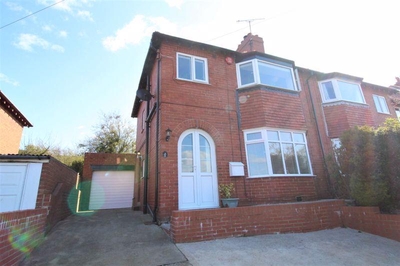 Red Scar Drive, Scarborough 3 bed semidetached house £230,000