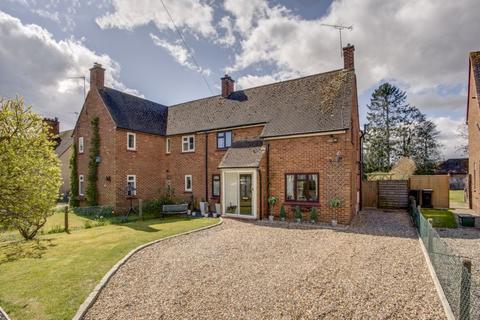 27 Hearnes Meadow, Seer Green, Beaconsfield, HP9 2YJ