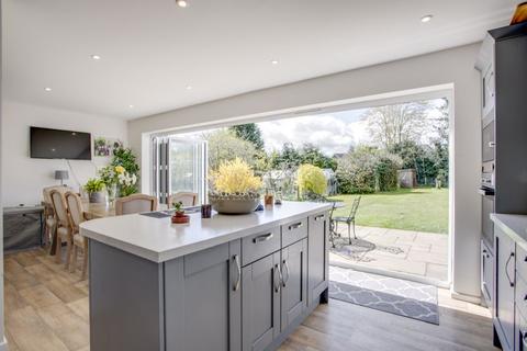 27 Hearnes Meadow, Seer Green, Beaconsfield, HP9 2YJ
