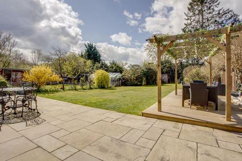 27 Hearnes Meadow, Seer Green, Beaconsfield, HP9 2YJ