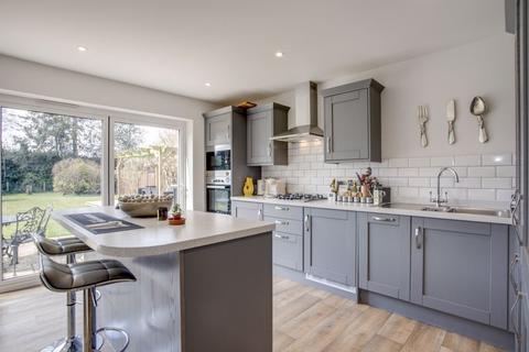 27 Hearnes Meadow, Seer Green, Beaconsfield, HP9 2YJ