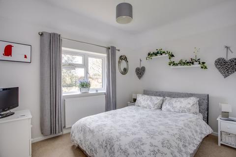 27 Hearnes Meadow, Seer Green, Beaconsfield, HP9 2YJ