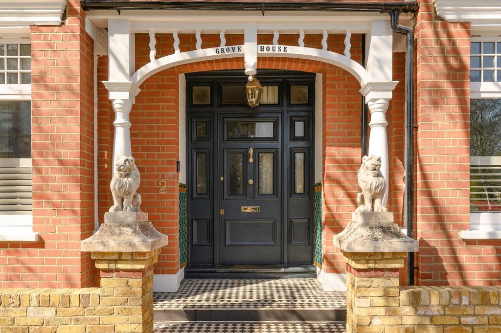 Brookwood Avenue, Barnes, London, SW13 6 bed house £3,495,000