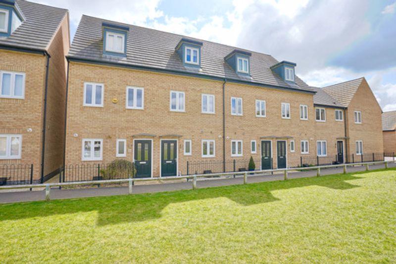 Meadow Gardens, Huntingdon... 3 bed townhouse £280,000