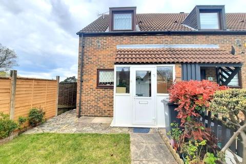 7 Fawns Manor Close, Feltham, TW14 8EN