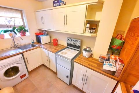 7 Fawns Manor Close, Feltham, TW14 8EN