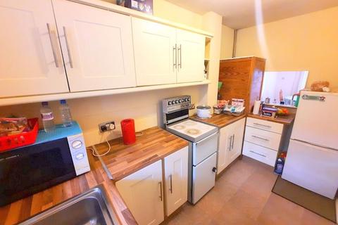 7 Fawns Manor Close, Feltham, TW14 8EN
