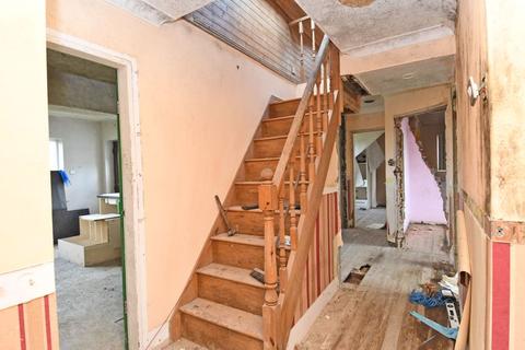 227 Brandy Carr Road, Kirkhamgate, Wakefield, WF2 0RE