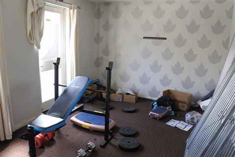 25 Lister View, Bradford, BD8 8DJ