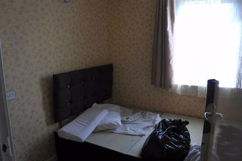 25 Lister View, Bradford, BD8 8DJ