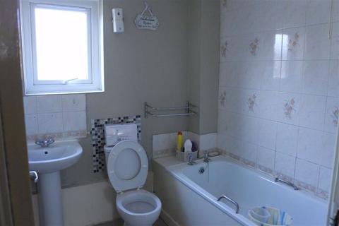 25 Lister View, Bradford, BD8 8DJ