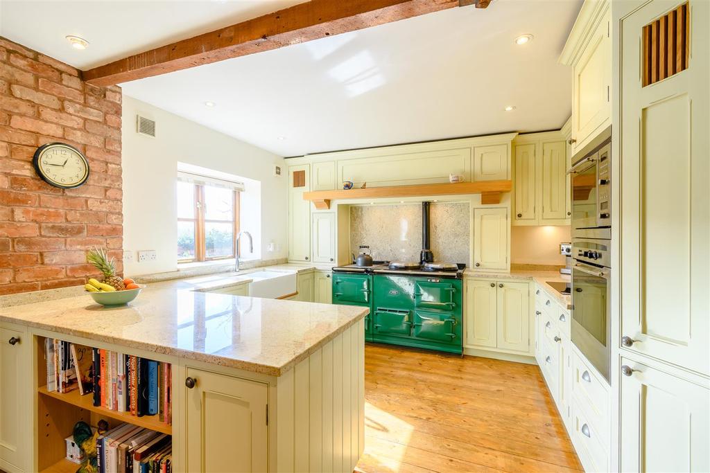 8455219-interior25.jpg