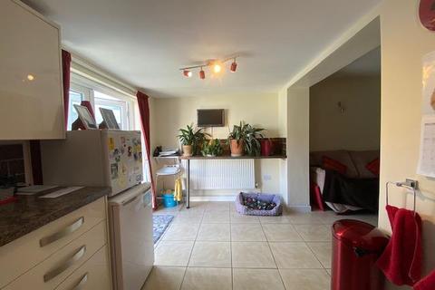 24 Greenview Drive, Northampton, NN2 7LA