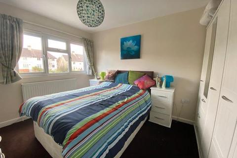 24 Greenview Drive, Northampton, NN2 7LA