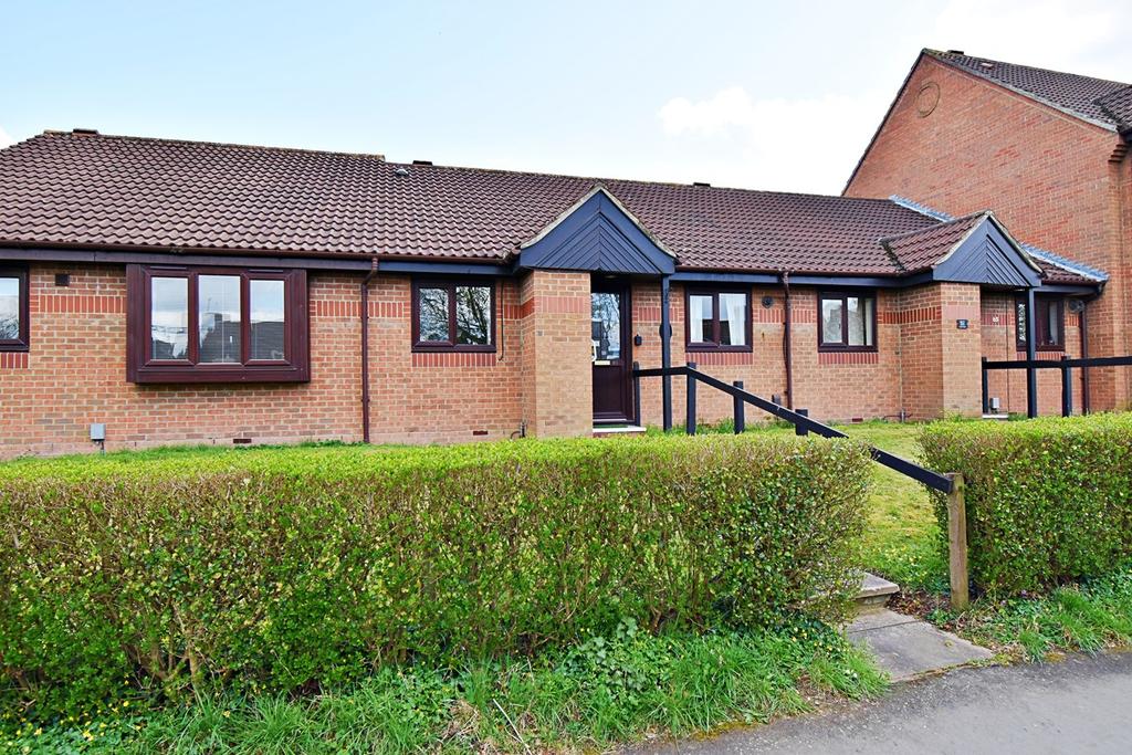 Peartree Lane, Welwyn Garden City, AL7 2 bed bungalow £325,000