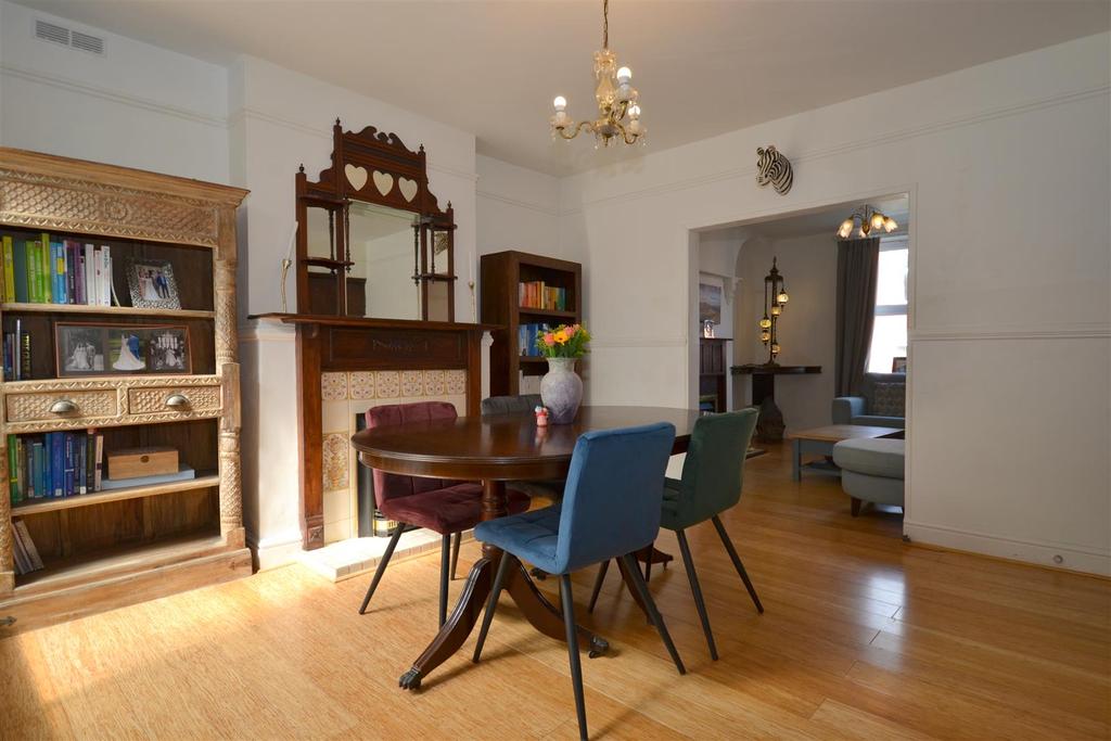 Lower Chase Road, Malvern 3 bed semidetached house £280,000