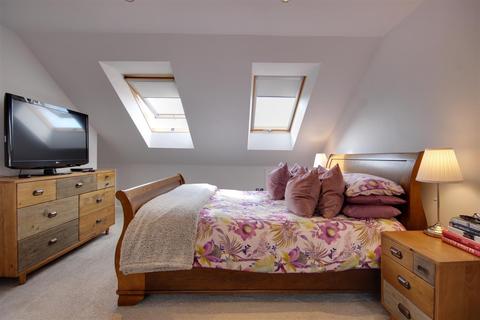 56 Derrymore Road, Willerby, Hull, HU10 6ET