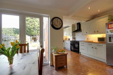 56 Derrymore Road, Willerby, Hull, HU10 6ET