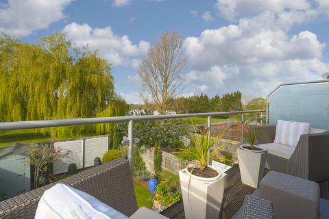 8 Barn Elms Close, Worcester Park, KT4 7AP