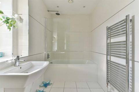 8 Barn Elms Close, Worcester Park, KT4 7AP