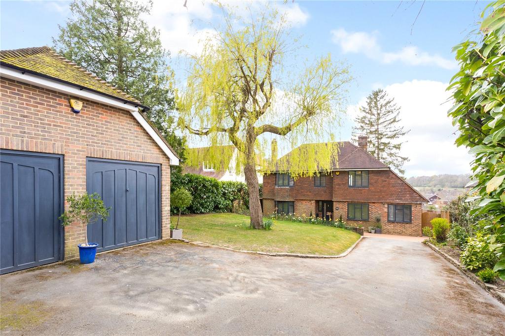 Lucastes Road, Haywards Heath, West Sussex, RH16 5 bed detached house