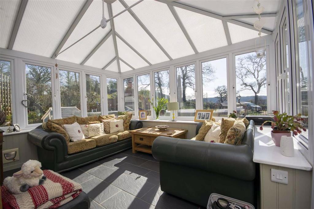 Conservatory/Dining Room