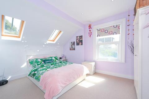 54 Wyeths Road, Epsom, KT17 4EB