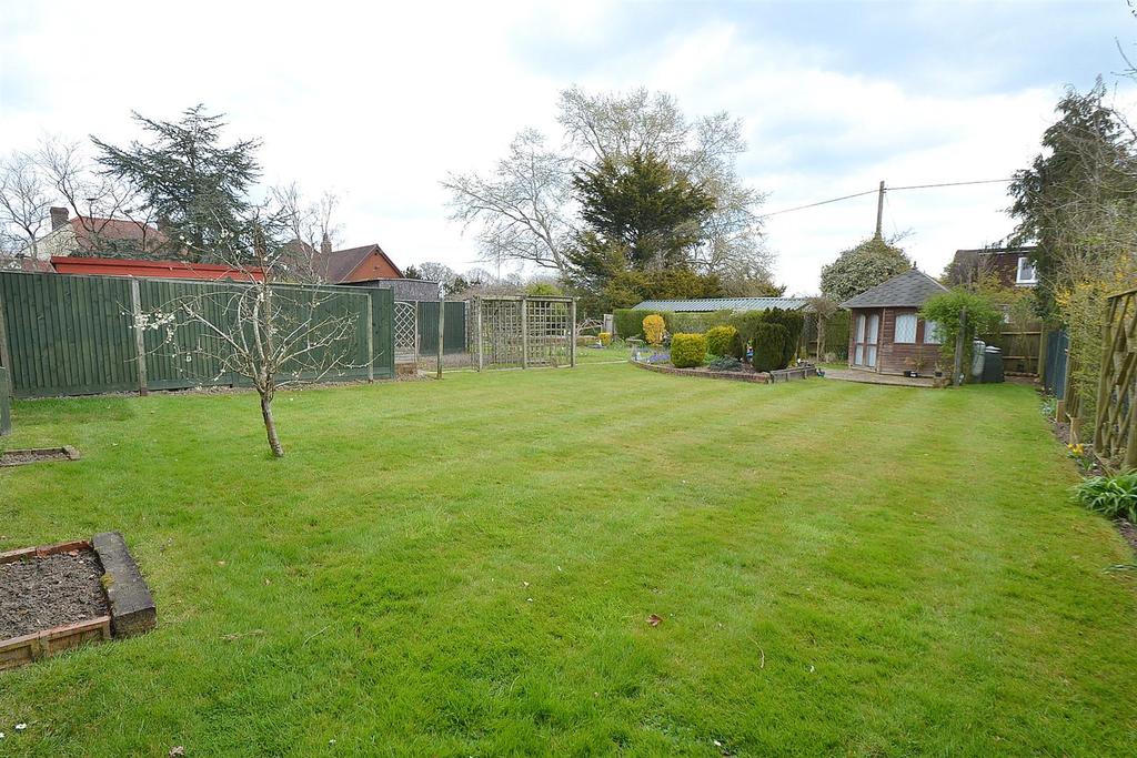 Lower Dicker, Hailsham 2 bed detached bungalow £475,000