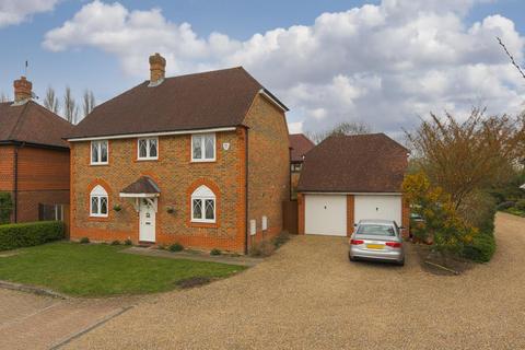 11 Kestrel Close, Epsom, KT19 7EJ