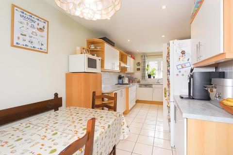 11 Kestrel Close, Epsom, KT19 7EJ
