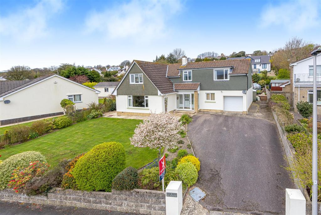 8 Meadowside, Ashford, Barnstaple 4 bed detached house £650,000