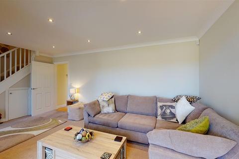 28 Highclere Drive, Sunderland, SR2 0DB