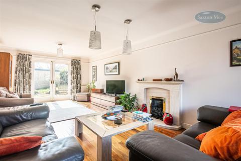 5 Vicarage Close, Grenoside, Sheffield, S35 8SH